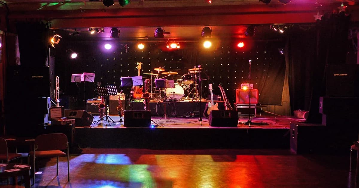 Lewes Con Club