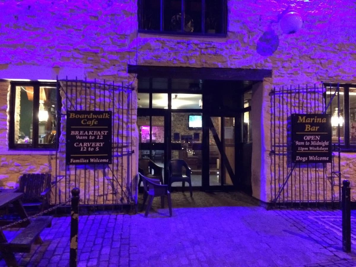 Marina Bar