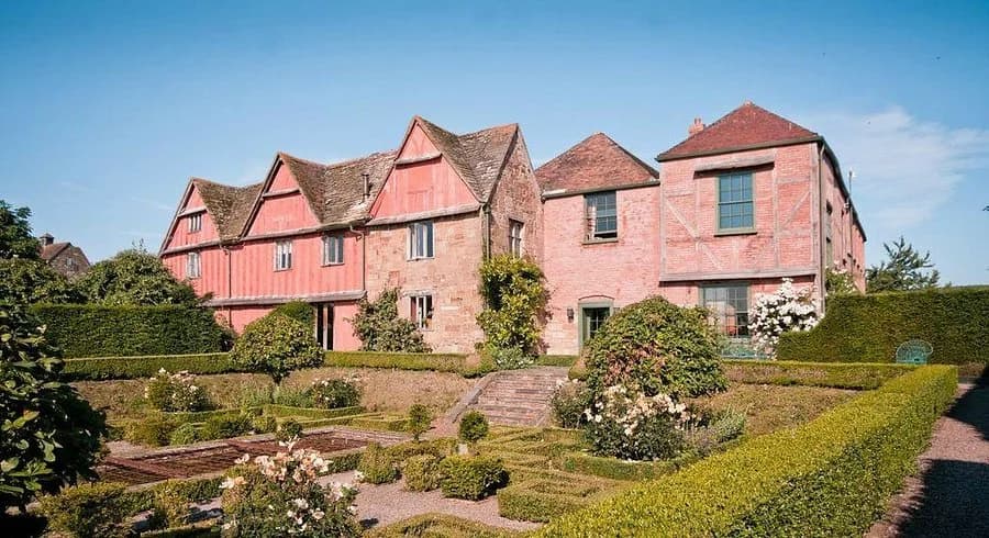 Pauntley Court