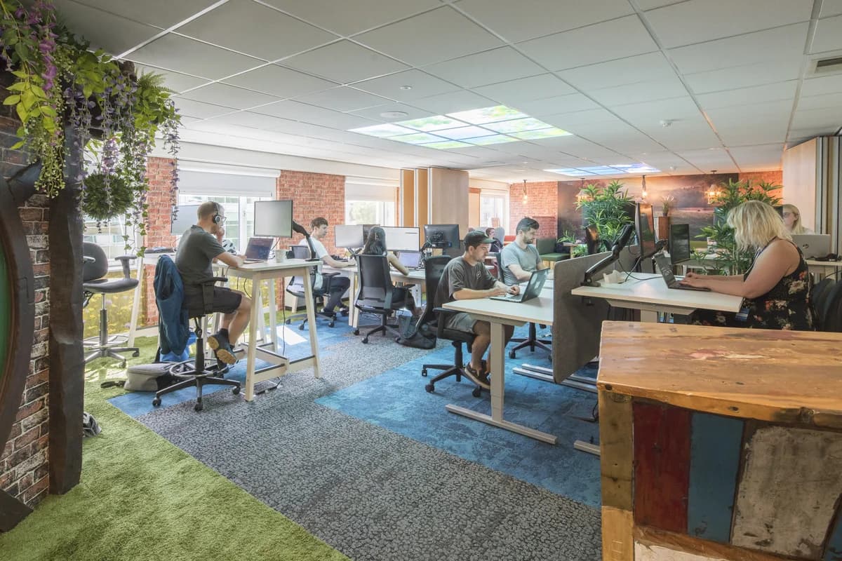 DeskLodge House Bristol