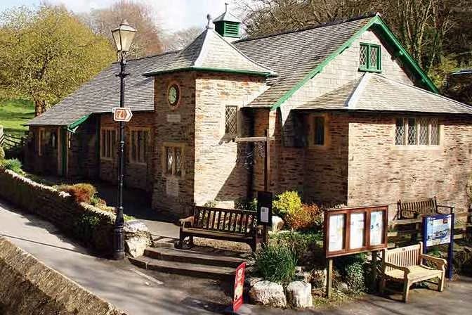 Lee Memorial Hall