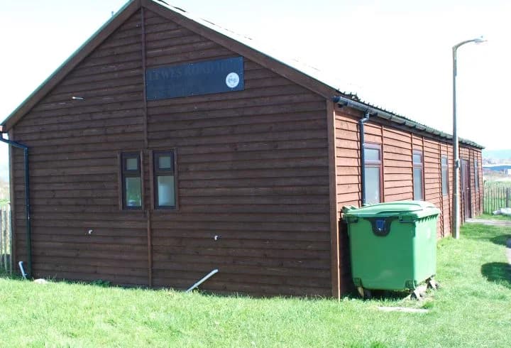 Lewes Road hut (owned by Newhaven Town Council)