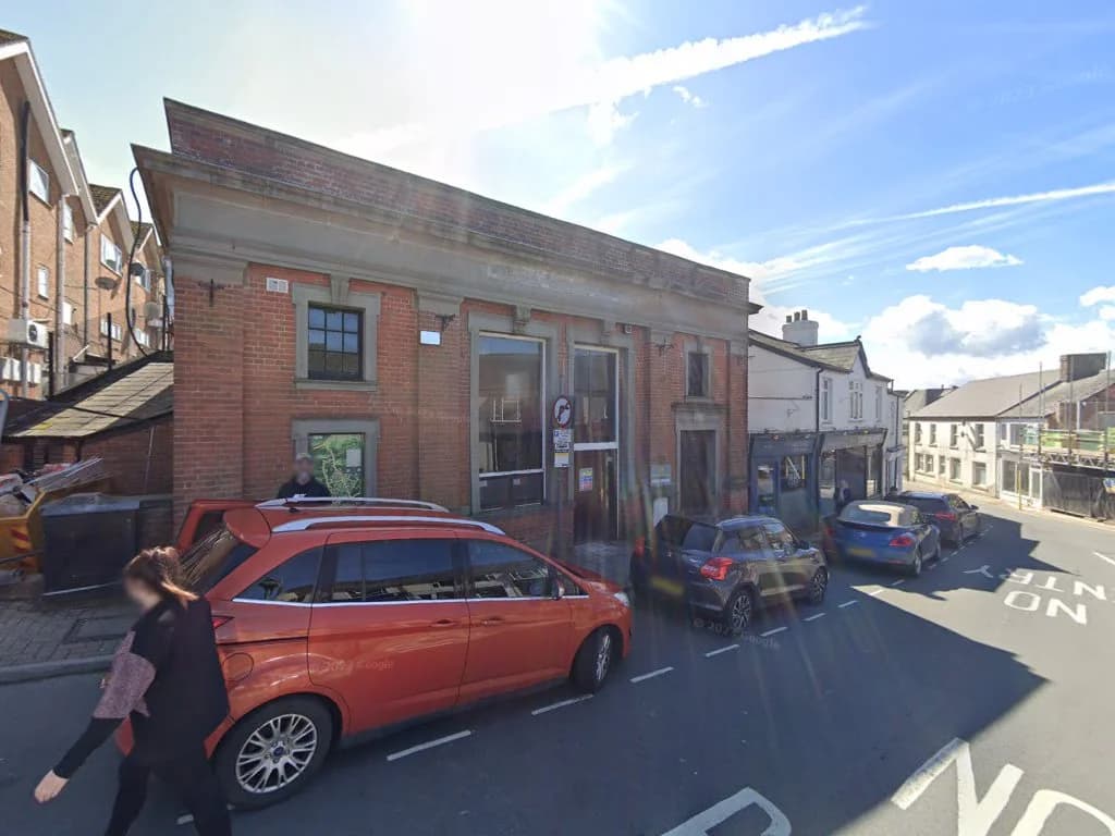6 Market Street - Cinderford Town Council