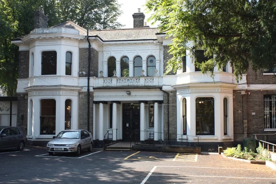 The Woodlawns Centre