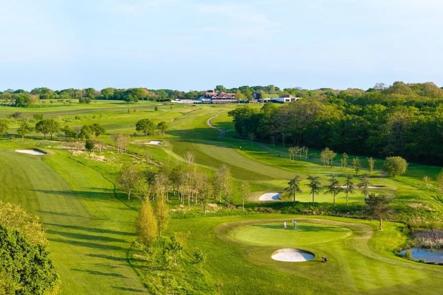Skylark Country Club