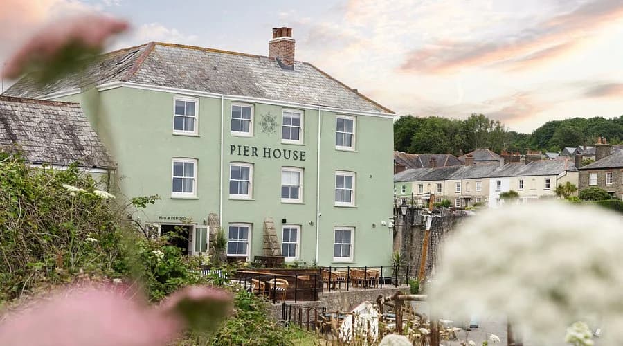 Pier House Hotel, Charlestown