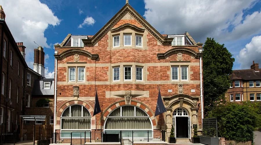 One Warwick Park Hotel