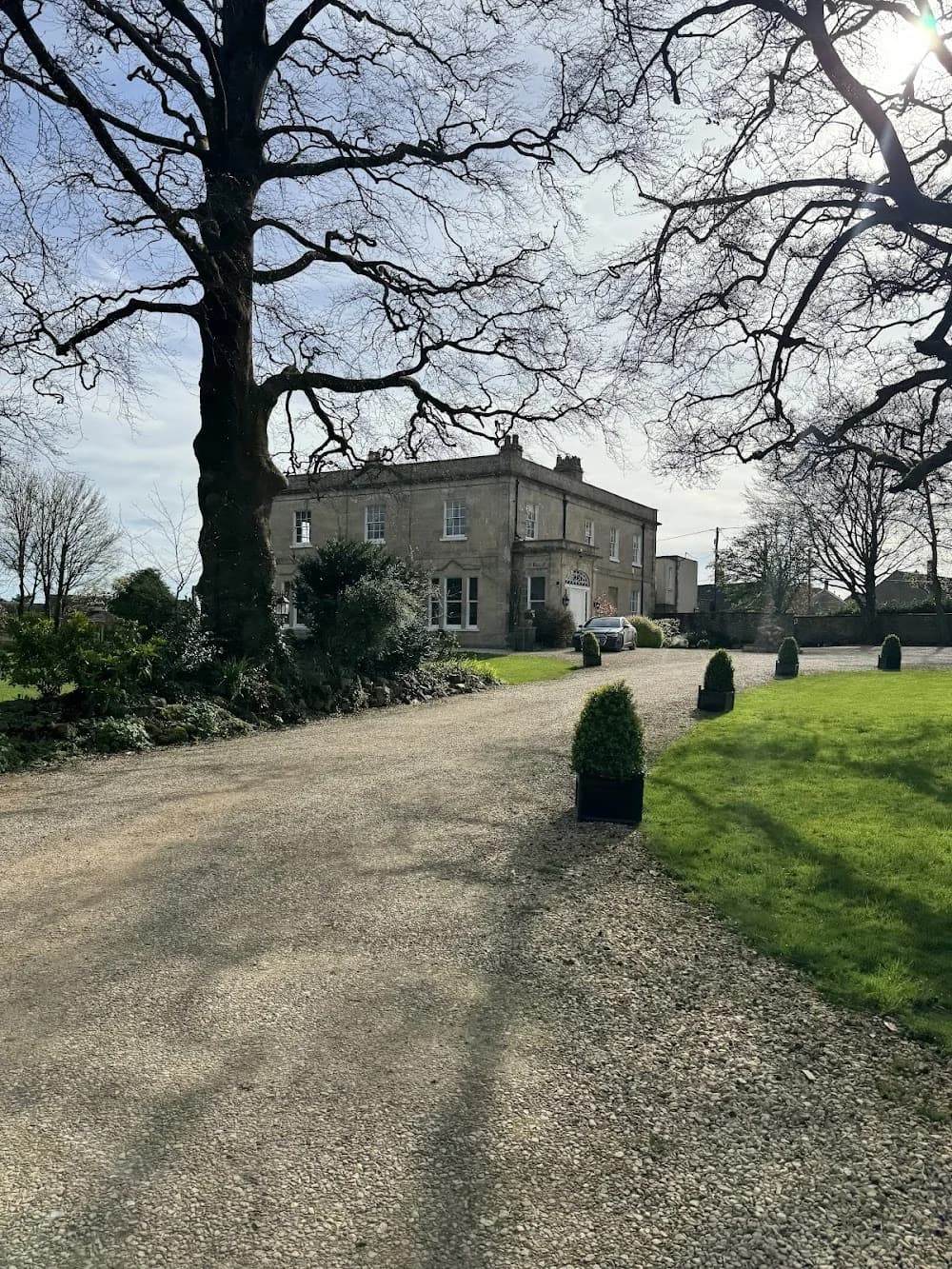 The Manor Holcombe