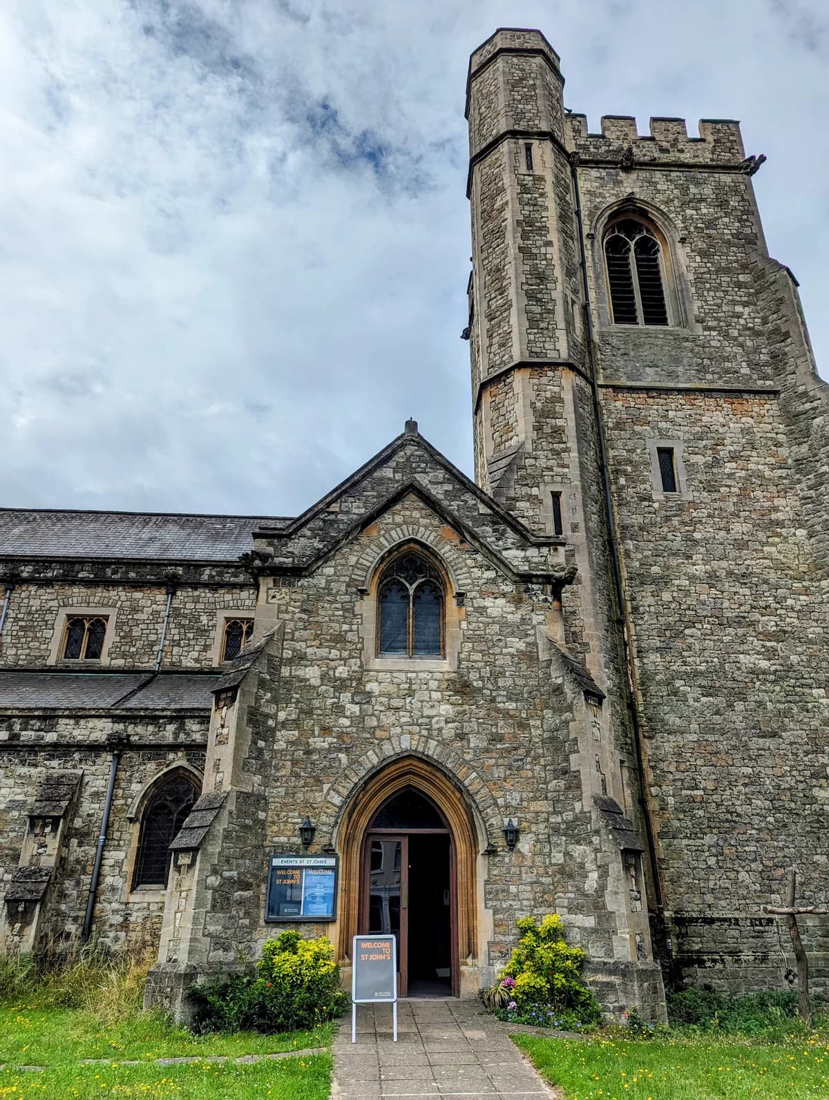 St John's with St Mary's, Isleworth