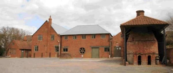 The Farnham Pottery