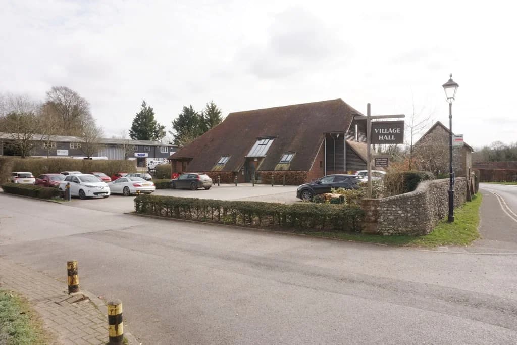 Itchen Abbas & Avington Village Hall: Village hall in Itchen Abbas