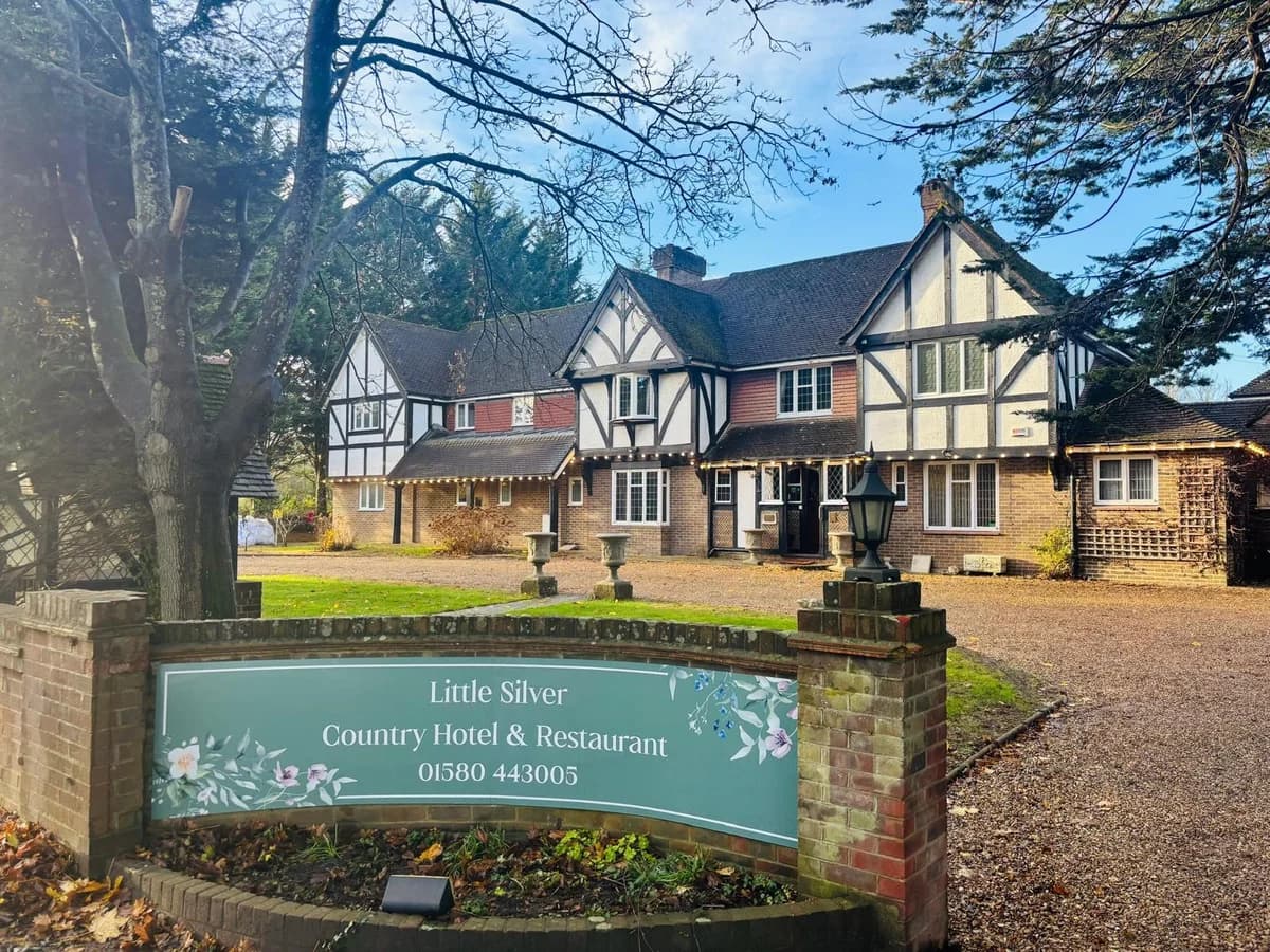 Little Silver Country Hotel