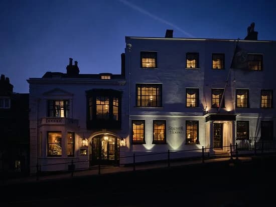 Stanwell House Hotel
