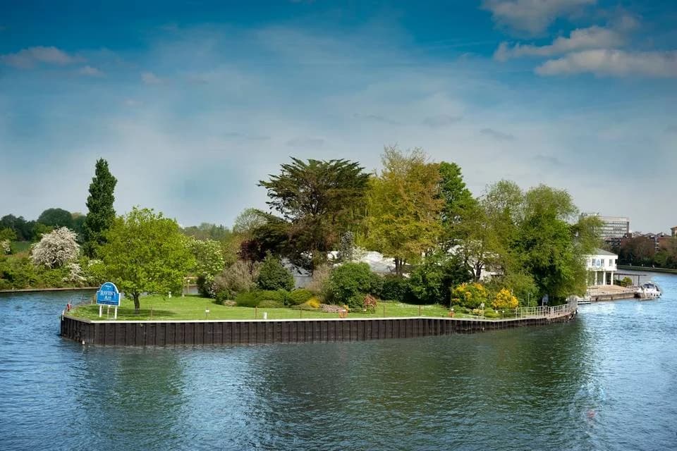 Kingston Island (Ravens Ait)