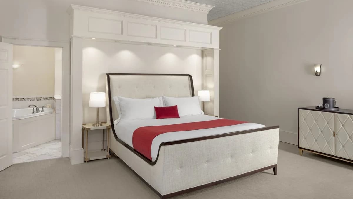 Regency Suite