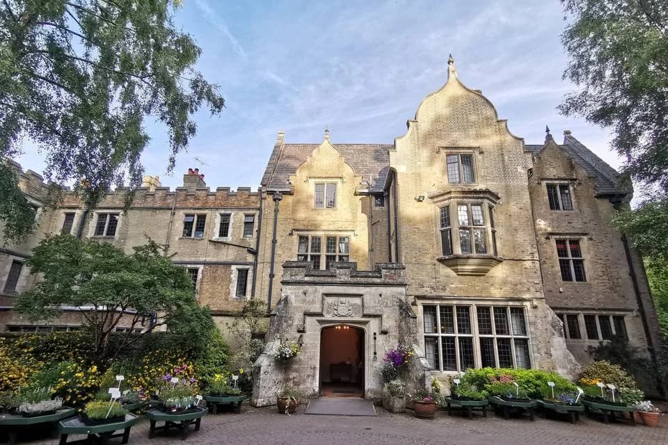 Minstead Lodge Wedding and Venue Hire