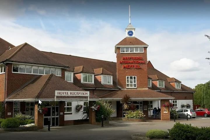 Potters International Hotel