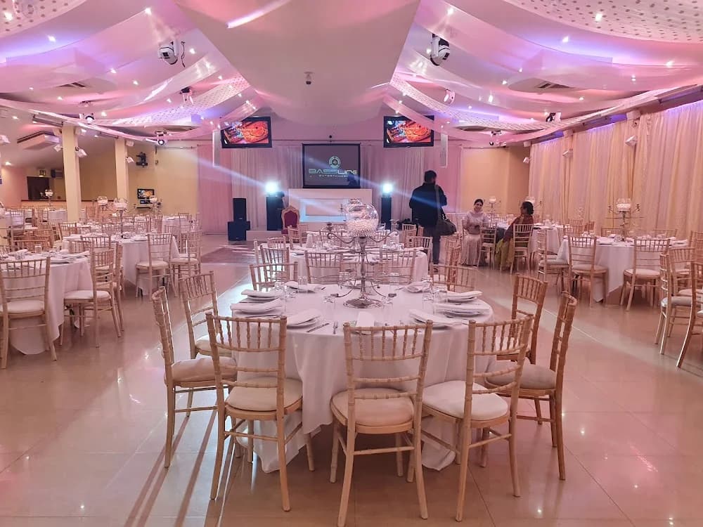 Horizons Bar & Banqueting Car Park Via 39 Whitton Rd TW3 2DB