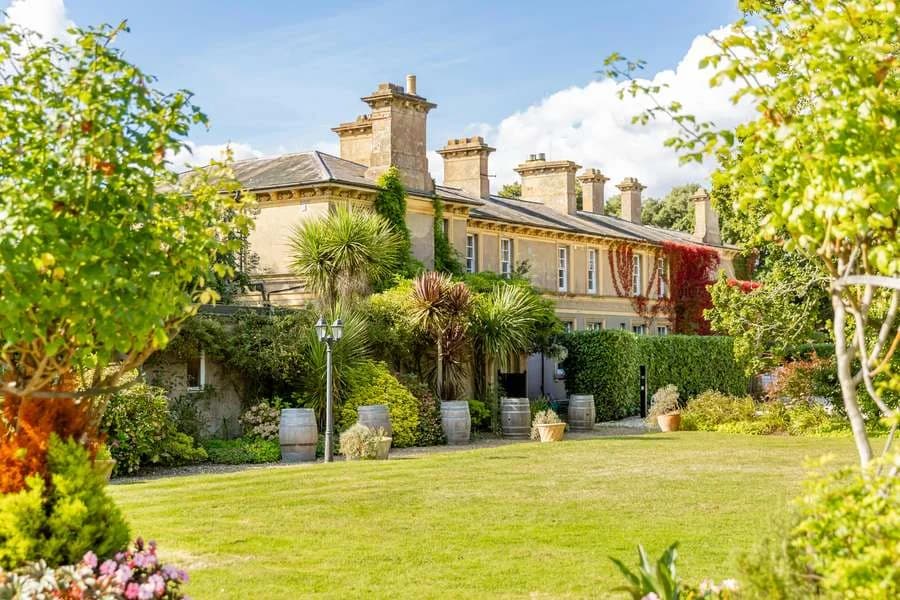 Albert Cottage Hotel