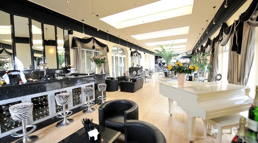 Silks Bistro & Champagne Bar