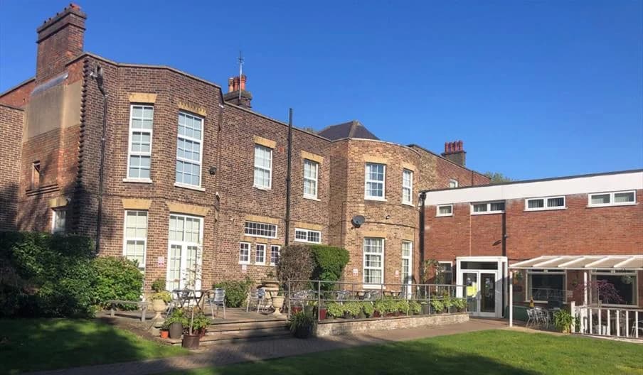 Cole Court Centre