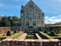Kingston Manor