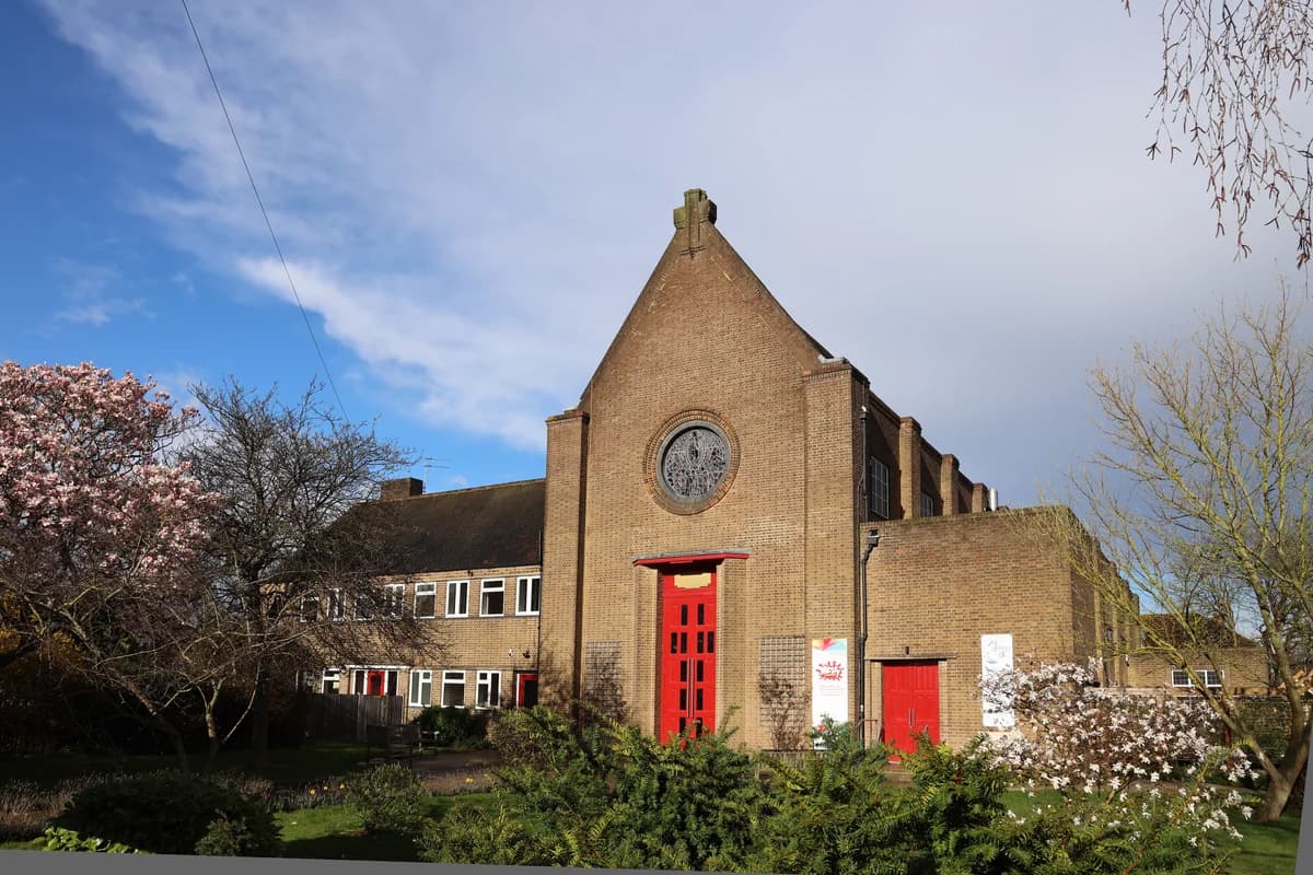 St Paul's, Ruislip Manor